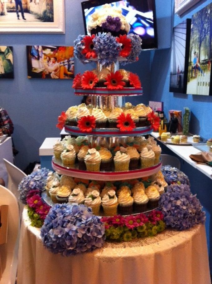 Wedding cakes and cupcakes by CUPCAKES COMPANY - 004 Wedding cakes and cupcakes by CUPCAKES COMPANY - 004