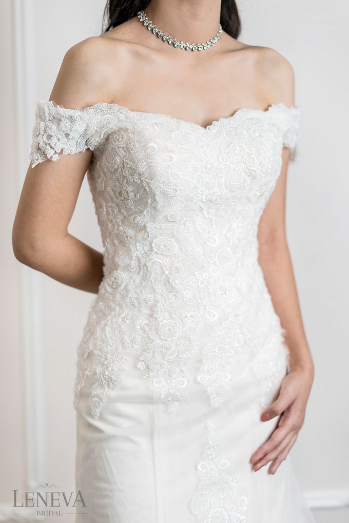 WEDDING GOWN by Leneva Bridal - 049 WEDDING GOWN by Leneva Bridal - 049