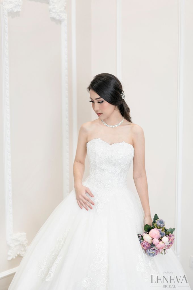 WEDDING GOWN by Leneva Bridal - 023 WEDDING GOWN by Leneva Bridal - 023