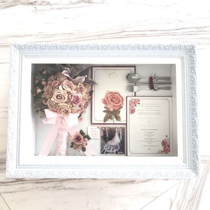 Edwin & Ivana Pinkish Bouquet by CONSERVÉ FLOWER PRESERVATION - 001 Edwin & Ivana Pinkish Bouquet by CONSERVÉ FLOWER PRESERVATION - 001