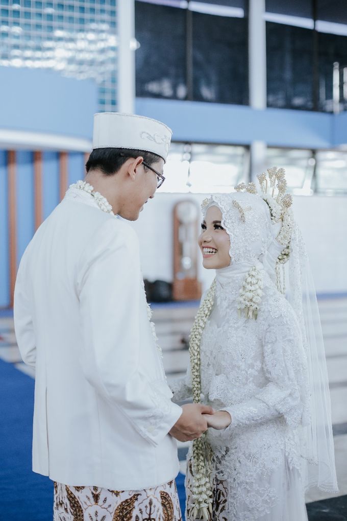 Wedding Layli -Amal by LAKSMI - Kebaya Muslimah & Islamic Bride - 009