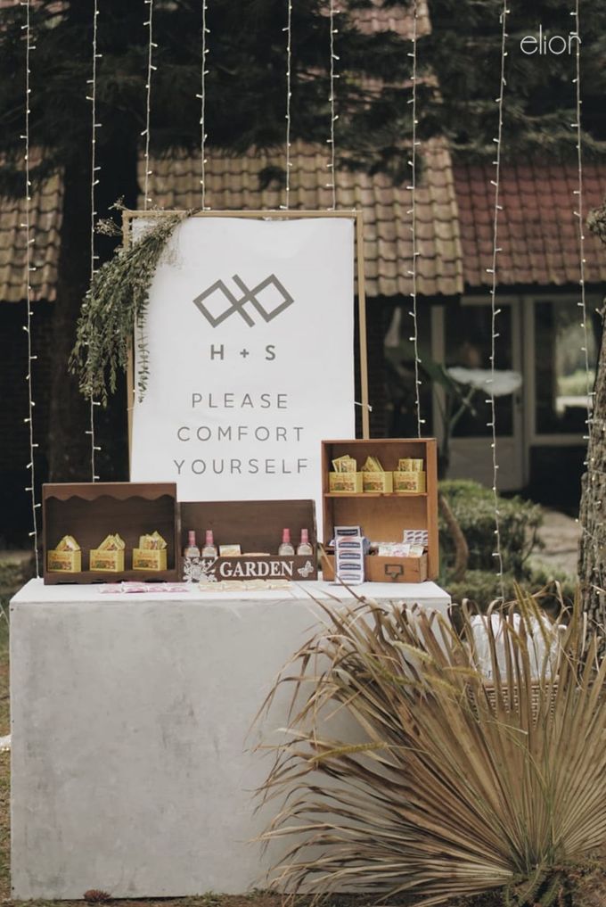 The Intimate Wedding between Two Haters of Fresh Flowers by Elior Design - 043 The Intimate Wedding between Two Haters of Fresh Flowers by Elior Design - 043