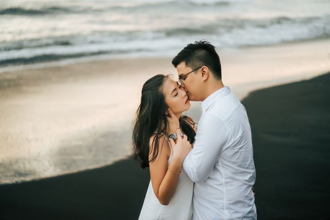 Nicko & Dessi Prewedding at Pantai Nyanyi Bali by Warna Project - 011 Nicko & Dessi Prewedding at Pantai Nyanyi Bali by Warna Project - 011