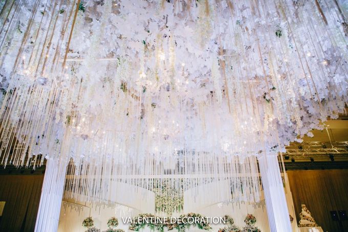 William & Santa Wedding Decoration at Grand Sudirman by Yofi Harlianto - 011