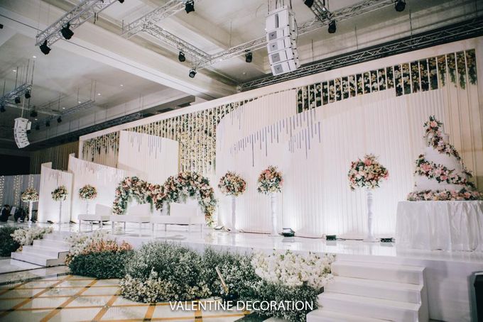 William & Santa Wedding Decoration at Grand Sudirman by Yofi Harlianto - 014