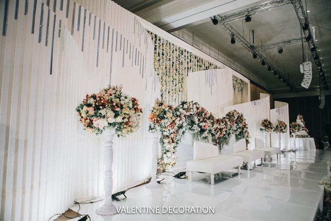 William & Santa Wedding Decoration at Grand Sudirman by Yofi Harlianto - 020