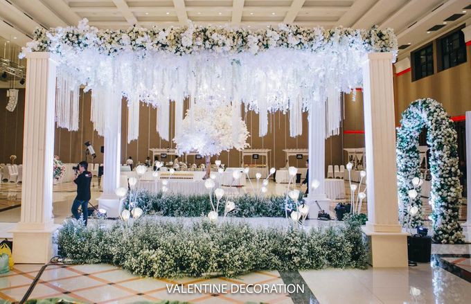 William & Santa Wedding Decoration at Grand Sudirman by Yofi Harlianto - 022