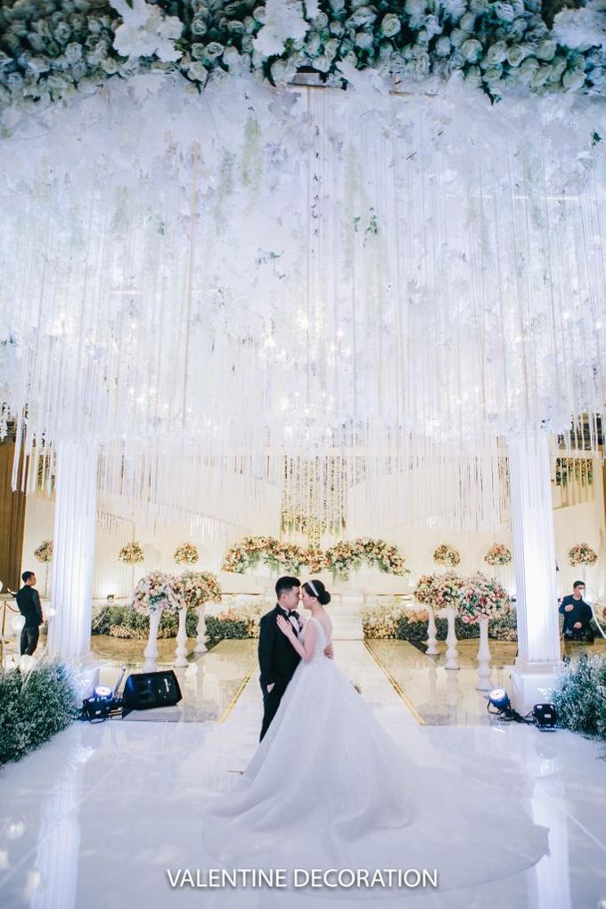 William & Santa Wedding Decoration at Grand Sudirman by Yofi Harlianto - 035