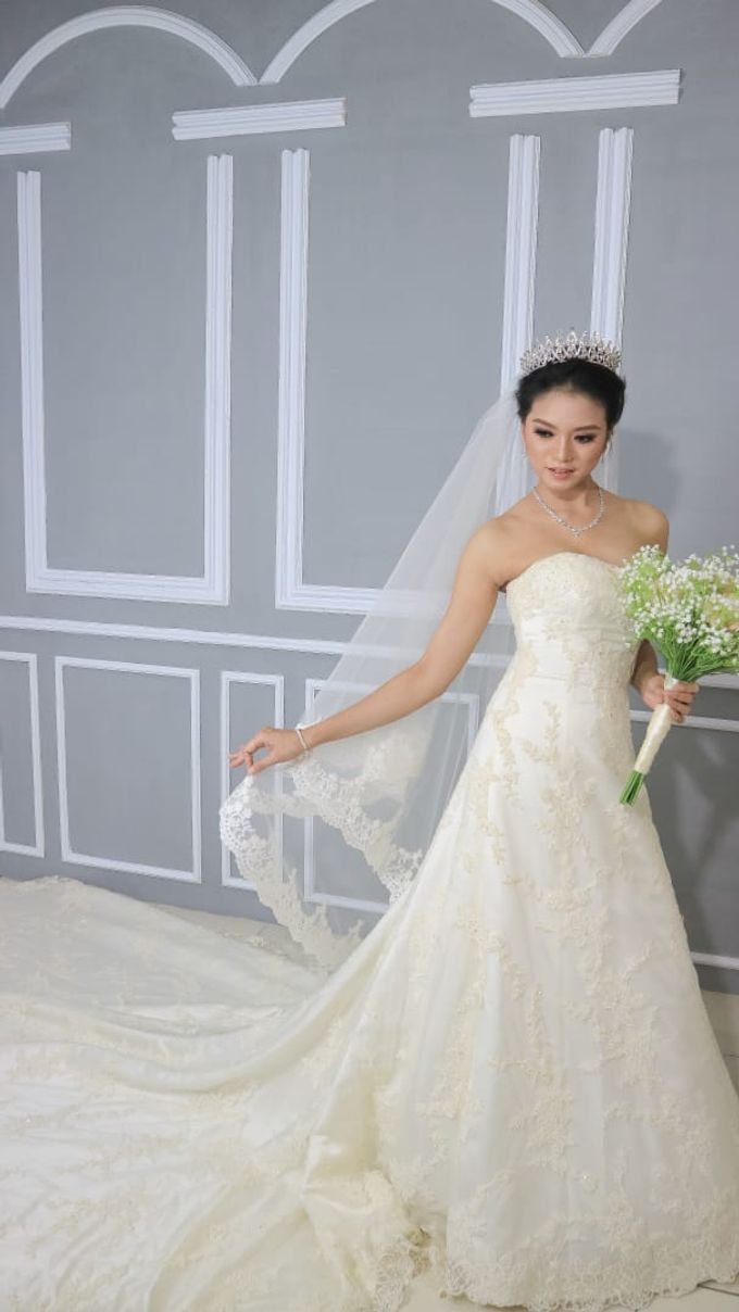 Wedding Gown by ChrisYen wedding boutique - 001