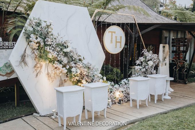 Theo & Hanna Wedding Decoration by By Laurentialili - 019 Theo & Hanna Wedding Decoration by By Laurentialili - 019