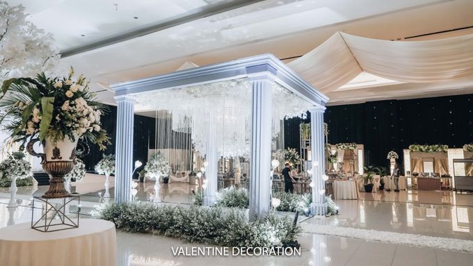 Adi & Veve Wedding Decoration at Graha Mekar Wangi by Valentine Wedding Decoration - 028