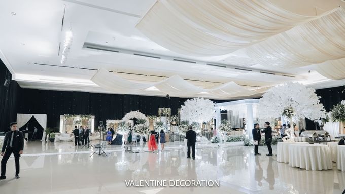 Adi & Veve Wedding Decoration at Graha Mekar Wangi by Valentine Wedding Decoration - 010