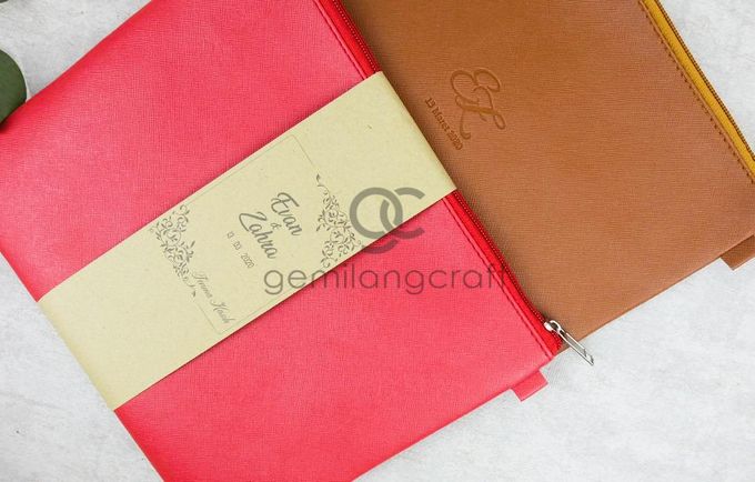 premium big zipper pouch packaging roll paper for Evan Dimas & Zahra Hakim by Gemilang Craft - 005 premium big zipper pouch packaging roll paper for Evan Dimas & Zahra Hakim by Gemilang Craft - 005
