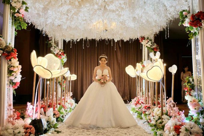 Desy & Rio Wedding by Lavio Photography & Cinematography - 021 Desy & Rio Wedding by Lavio Photography & Cinematography - 021