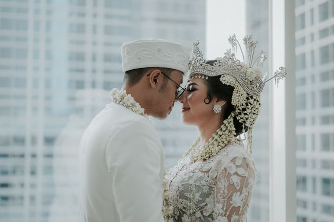 The Wedding of Rizki dan Melisa by Menara Mandiri by IKK Wedding (ex. Plaza Bapindo) - 001 The Wedding of Rizki dan Melisa by Menara Mandiri by IKK Wedding (ex. Plaza Bapindo) - 001