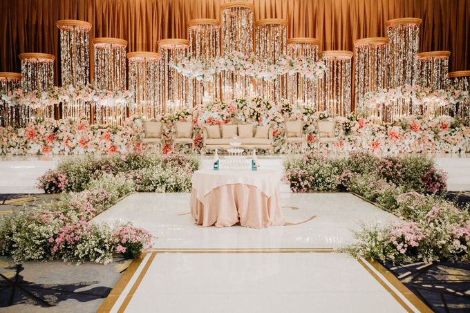 INTERNATIONAL WEDDING OF ANDRYAN & CALANDRA by Skenoo Hall Emporium Pluit by IKK Wedding - 003 INTERNATIONAL WEDDING OF ANDRYAN & CALANDRA by Skenoo Hall Emporium Pluit by IKK Wedding - 003