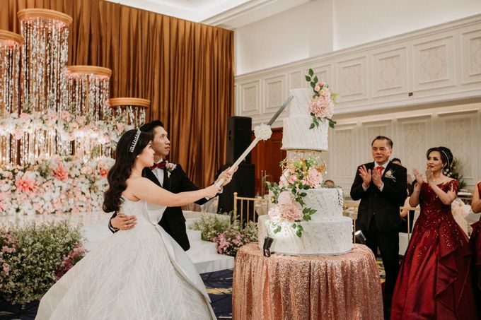 INTERNATIONAL WEDDING OF ANDRYAN & CALANDRA by Skenoo Hall Emporium Pluit by IKK Wedding - 006 INTERNATIONAL WEDDING OF ANDRYAN & CALANDRA by Skenoo Hall Emporium Pluit by IKK Wedding - 006
