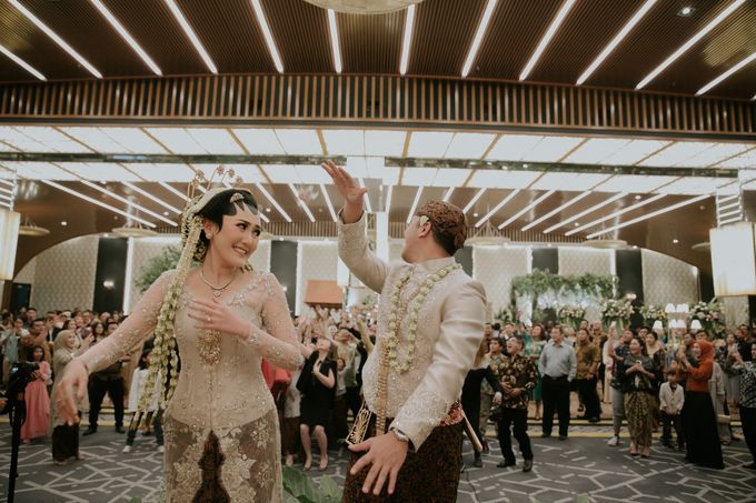 Sundanese Akad and Javanese Reception Wedding of Bella and Adit by Menara Mandiri by IKK Wedding (ex. Plaza Bapindo) - 004 Sundanese Akad and Javanese Reception Wedding of Bella and Adit by Menara Mandiri by IKK Wedding (ex. Plaza Bapindo) - 004