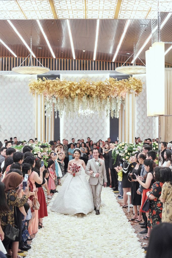 The Wedding of Michelly & Raymond by Menara Mandiri by IKK Wedding (ex. Plaza Bapindo) - 007 The Wedding of Michelly & Raymond by Menara Mandiri by IKK Wedding (ex. Plaza Bapindo) - 007