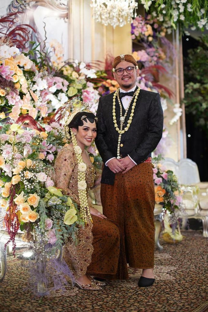 New Normal Javanese Wedding of Sharon & Nendra by Menara Mandiri by IKK Wedding - 006