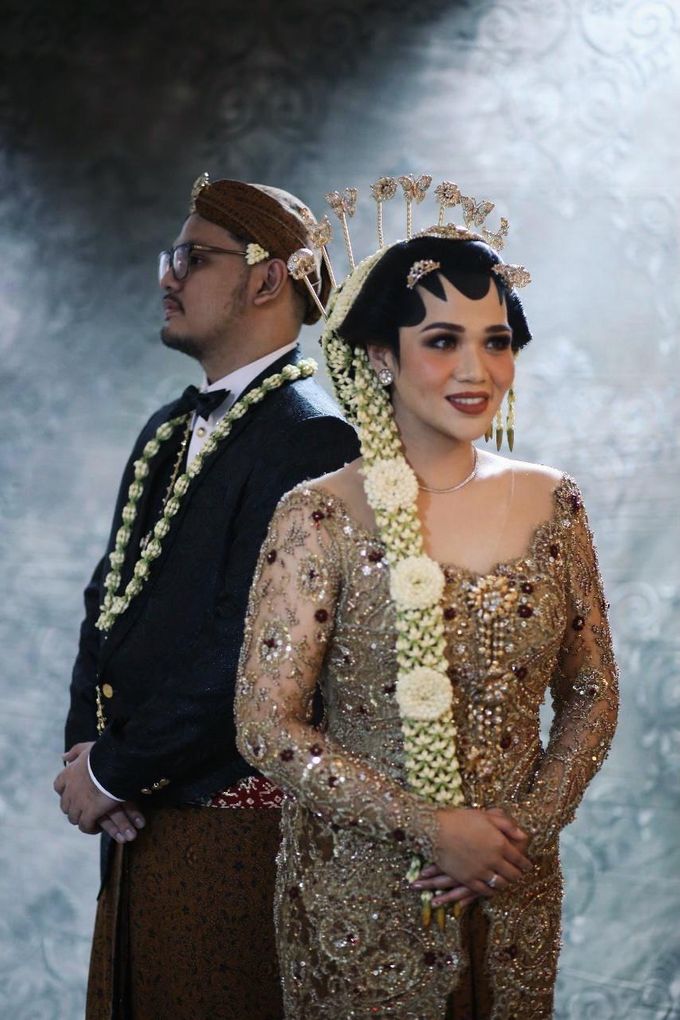 New Normal Javanese Wedding of Sharon & Nendra by Menara Mandiri by IKK Wedding - 008