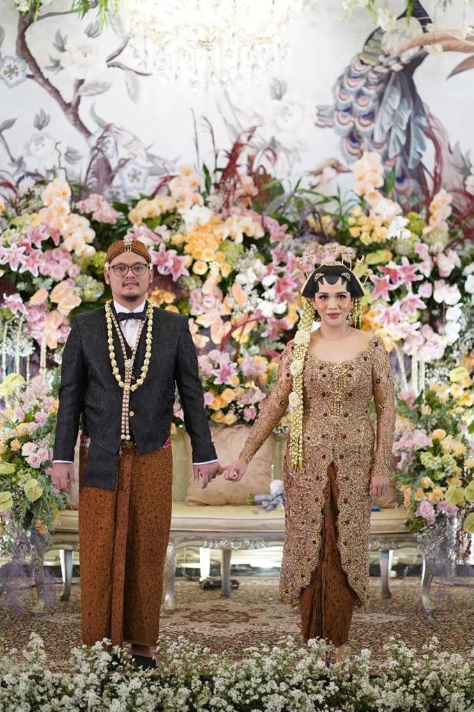 New Normal Javanese Wedding of Sharon & Nendra by Menara Mandiri by IKK Wedding - 005