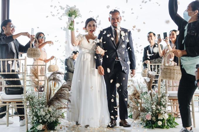 THE WEDDING OF MIRZANDI & YOHANNA by Fortune Bali Wedding - 007 THE WEDDING OF MIRZANDI & YOHANNA by Fortune Bali Wedding - 007