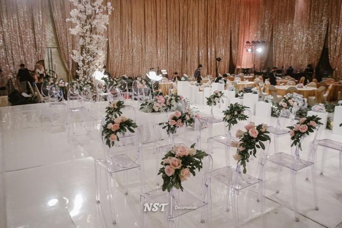 The Engagement of  Ning Juliana & dr. Dwiwijaya by NST DECORATION - 005