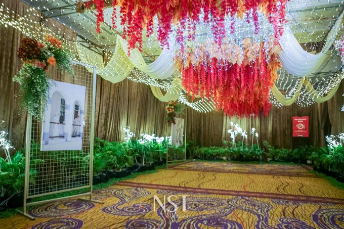 The Wedding Of Raniaayuazaria & Afeekrahmat by Shangri-La Hotel, Surabaya - 004