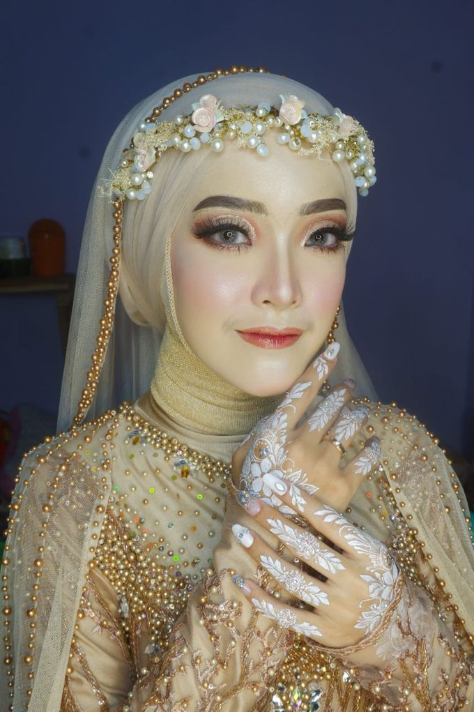 Make Up By Mulyani Make Up Artist by Mulyani Make Up Artist - 009 Make Up By Mulyani Make Up Artist by Mulyani Make Up Artist - 009