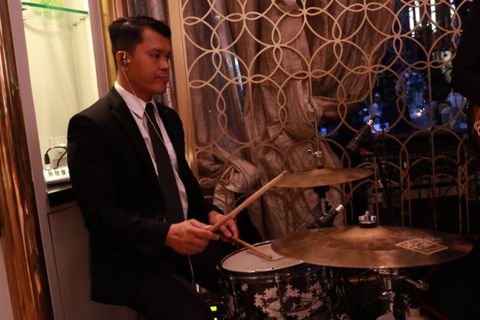 Jazz Wedding band at Engagement Palm Court Four Seasons Jakarta - By Double V Entertainment by Vica Decoration - 012 Jazz Wedding band at Engagement Palm Court Four Seasons Jakarta - By Double V Entertainment by Vica Decoration - 012