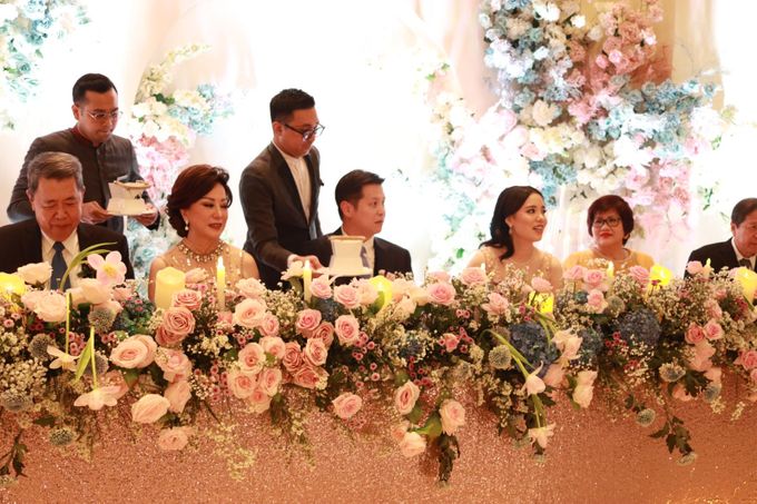 Jazz Wedding band at Engagement Palm Court Four Seasons Jakarta - By Double V Entertainment by Vica Decoration - 021 Jazz Wedding band at Engagement Palm Court Four Seasons Jakarta - By Double V Entertainment by Vica Decoration - 021