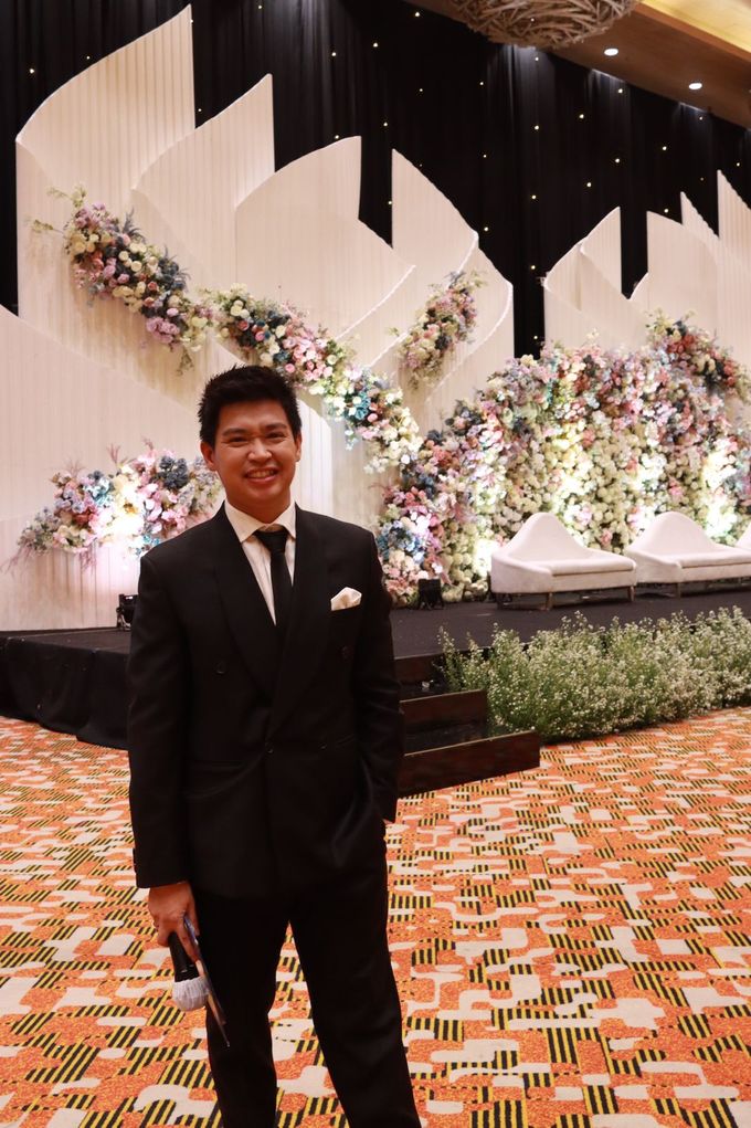 jazz wedding band at Grand Mercure Kemayoran by Double V Entertainment by Libra Cake - 007