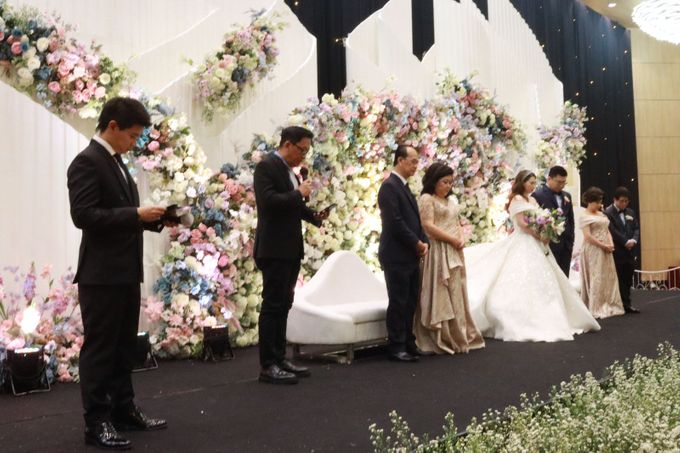 jazz wedding band at Grand Mercure Kemayoran by Double V Entertainment by Libra Cake - 016