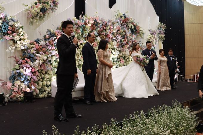 jazz wedding band at Grand Mercure Kemayoran by Double V Entertainment by Libra Cake - 017