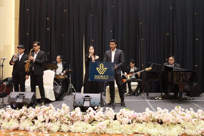 jazz wedding band at Grand Mercure Kemayoran by Double V Entertainment by Libra Cake - 019