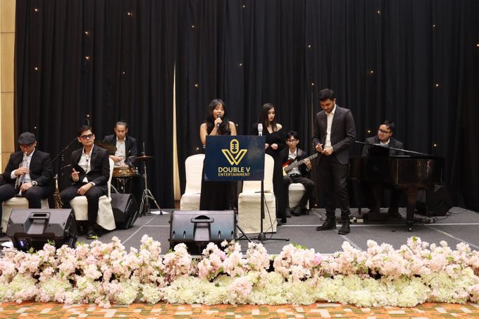 jazz wedding band at Grand Mercure Kemayoran by Double V Entertainment by Libra Cake - 021