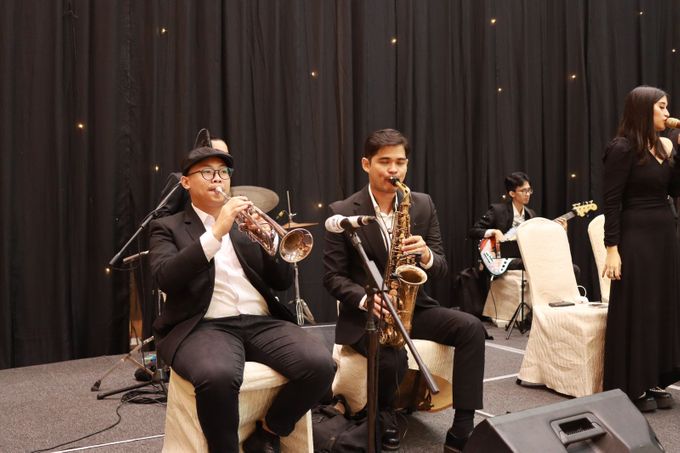jazz wedding band at Grand Mercure Kemayoran by Double V Entertainment by Libra Cake - 022