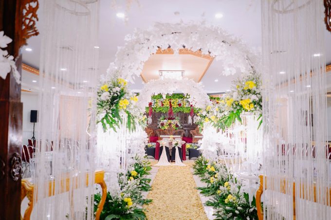 Dea & Dito by Tiga Dara Catering & Wedding Organizer - 003 Dea & Dito by Tiga Dara Catering & Wedding Organizer - 003