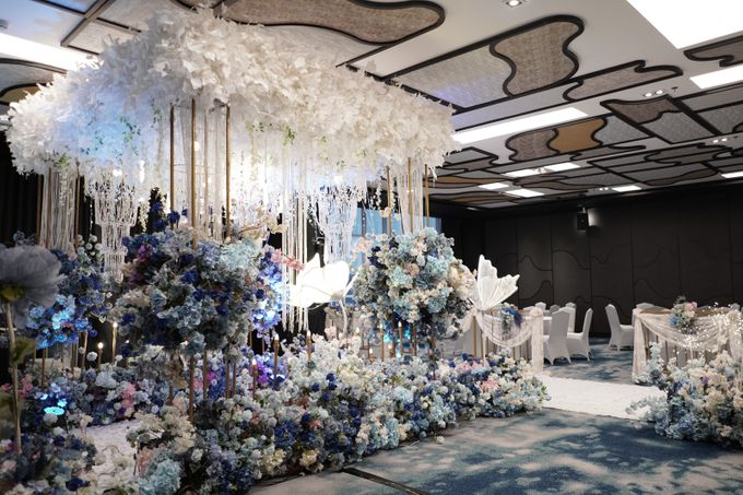 THE WEDDING OF THOMAS FEBYANTO & FHANNY HARINATIYUS by Hermina Grand Ballroom - 016 THE WEDDING OF THOMAS FEBYANTO & FHANNY HARINATIYUS by Hermina Grand Ballroom - 016