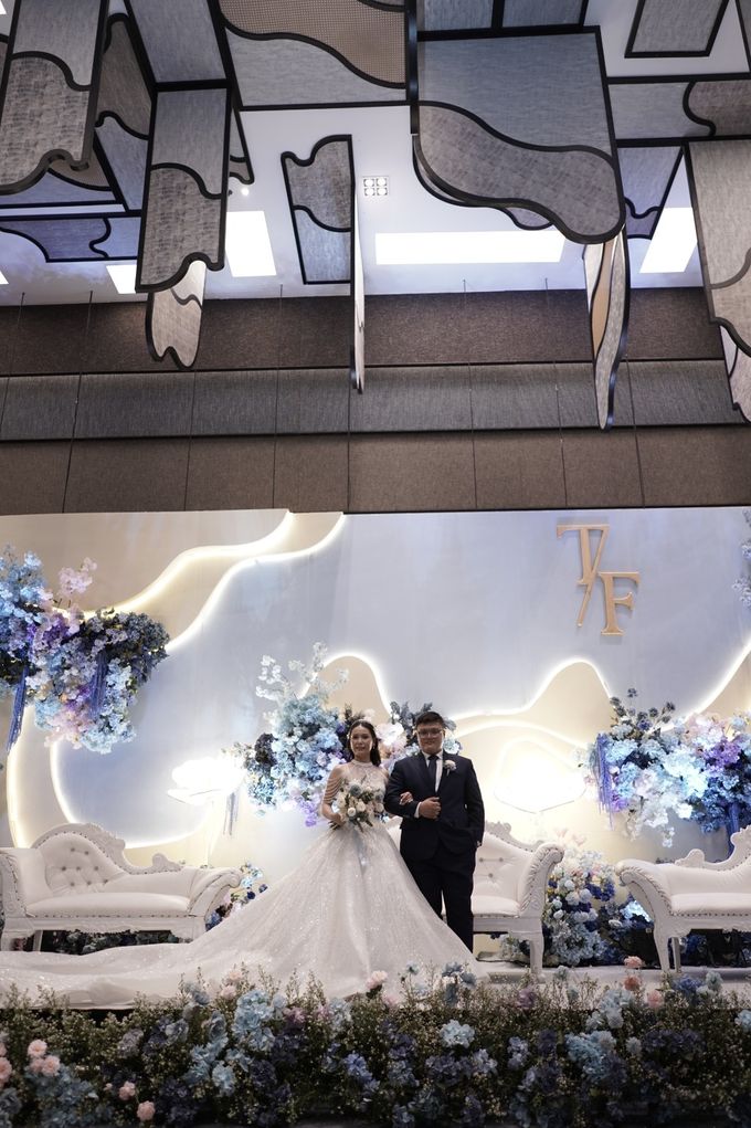 THE WEDDING OF THOMAS FEBYANTO & FHANNY HARINATIYUS by Hermina Grand Ballroom - 017 THE WEDDING OF THOMAS FEBYANTO & FHANNY HARINATIYUS by Hermina Grand Ballroom - 017