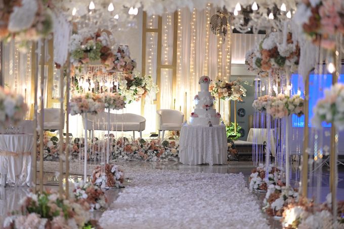 THE WEDDING OF KENT WIRANATA & ESTI RITA DIAN ARIESWATI by Ohana Enterprise - 016