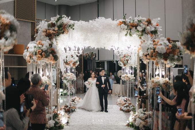 THE WEDDING OF KENT WIRANATA & ESTI RITA DIAN ARIESWATI by Ohana Enterprise - 017