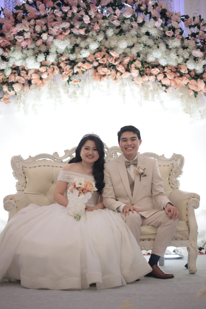 THE WEDDING OF ARVIN WIGUNA & OCTAVIANA FLORENCIANA P by Ohana Enterprise - 022 THE WEDDING OF ARVIN WIGUNA & OCTAVIANA FLORENCIANA P by Ohana Enterprise - 022