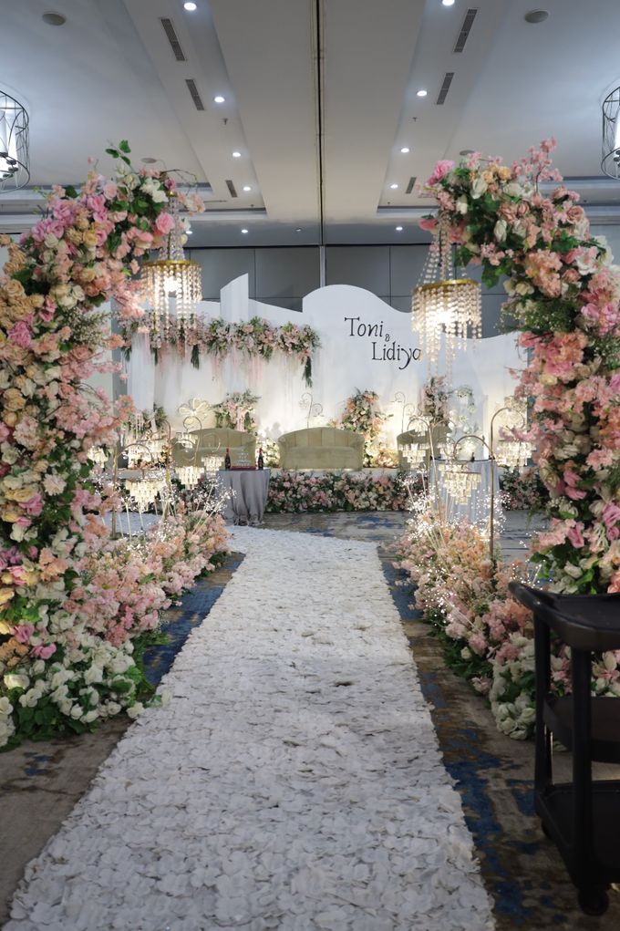 THE WEDDING OF TONI WILLIANDI & LIDIYA by Ohana Enterprise - 014