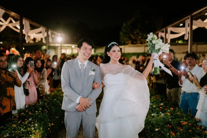 Angel & Angga Wedding outdoor Decoration @Gemintang Sawangan Depok by Rosepetal Backdrop - 049