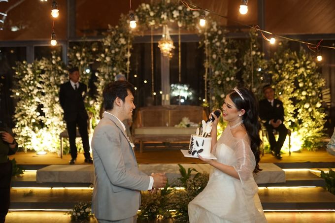 Angel & Angga Wedding outdoor Decoration @Gemintang Sawangan Depok by Rosepetal Backdrop - 042
