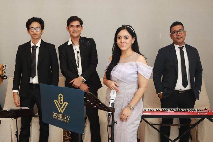 jazz wedding band for intimate wedding at Retreat lounge Westin Hotel Jakarta by Double V Entertainment by The Westin Jakarta - 003