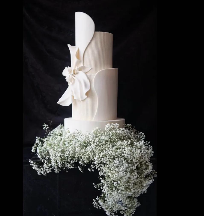 Wedding Cake 3 tiers by Whitepot Wedding Cakes - 002 Wedding Cake 3 tiers by Whitepot Wedding Cakes - 002