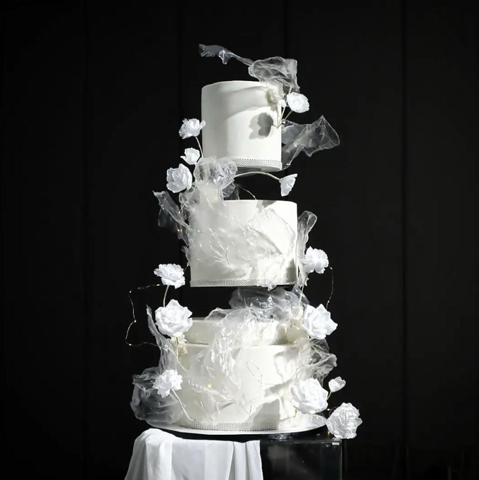 Wedding Cake 3 tiers by Whitepot Wedding Cakes - 005 Wedding Cake 3 tiers by Whitepot Wedding Cakes - 005